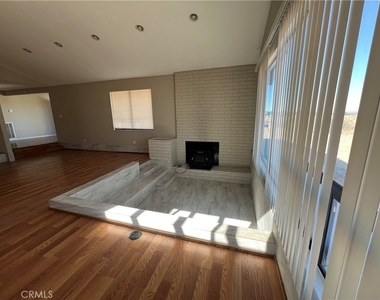 18530 Eucalyptus Street - Photo Thumbnail 9