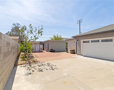 8996 Newport - Photo Thumbnail 18