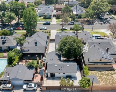 2117 W Clark Avenue - Photo Thumbnail 25