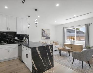 2117 W Clark Avenue - Photo Thumbnail 9