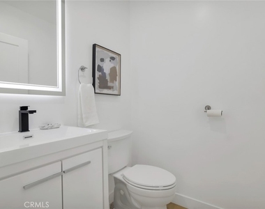 2117 W Clark Avenue - Photo Thumbnail 10