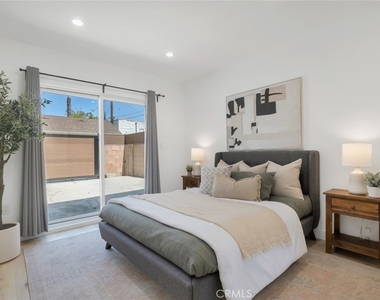 2117 W Clark Avenue - Photo Thumbnail 11