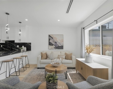 2117 W Clark Avenue - Photo Thumbnail 3