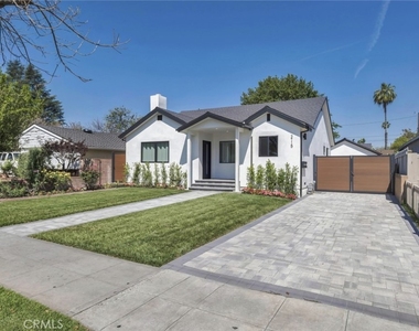 2117 W Clark Avenue - Photo Thumbnail 23