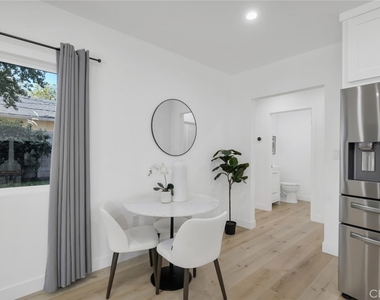 2117 W Clark Avenue - Photo Thumbnail 7