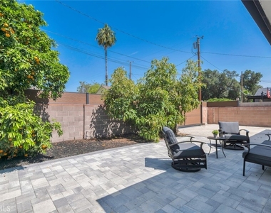 2117 W Clark Avenue - Photo Thumbnail 18