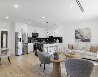 2117 W Clark Avenue - Photo Thumbnail 2
