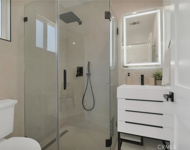 2115 W Clark Avenue - Photo Thumbnail 20