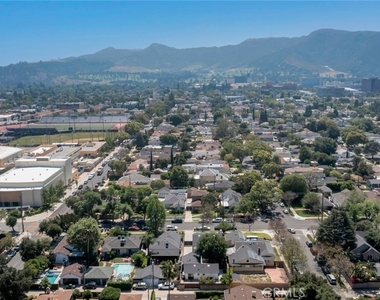 2115 W Clark Avenue - Photo Thumbnail 34