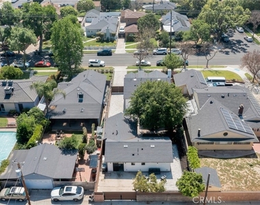2115 W Clark Avenue - Photo Thumbnail 33