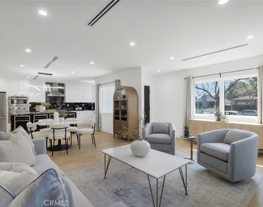 2115 W Clark Avenue - Photo Thumbnail 5