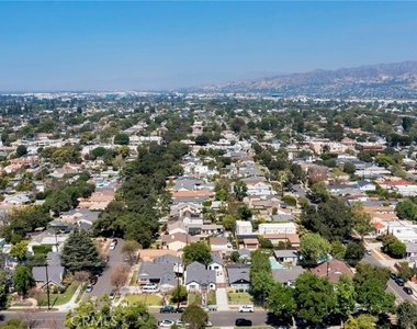2115 W Clark Avenue - Photo Thumbnail 31