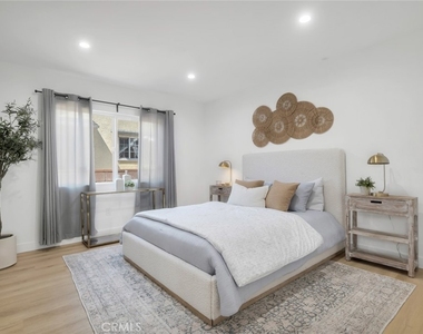 2115 W Clark Avenue - Photo Thumbnail 16