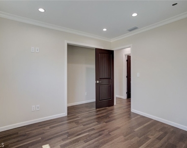 10920 Garden Grove - Photo Thumbnail 25