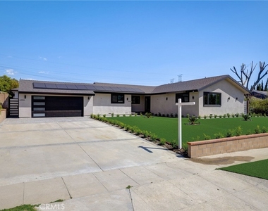 10920 Garden Grove - Photo Thumbnail 1