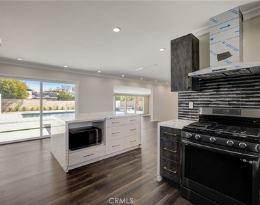 10920 Garden Grove - Photo Thumbnail 13