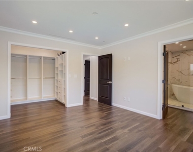 10920 Garden Grove - Photo Thumbnail 19