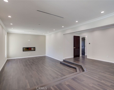 10920 Garden Grove - Photo Thumbnail 8