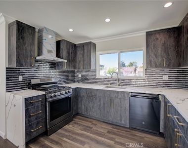 10920 Garden Grove - Photo Thumbnail 15