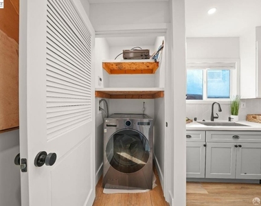 914 44th Street - Photo Thumbnail 14