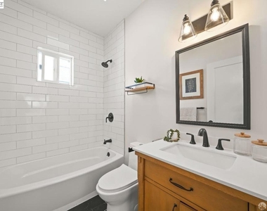 914 44th Street - Photo Thumbnail 10
