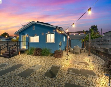 916 44th Street - Photo Thumbnail 1
