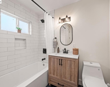 916 44th Street - Photo Thumbnail 5