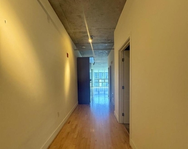 311 Oak St - Photo Thumbnail 7
