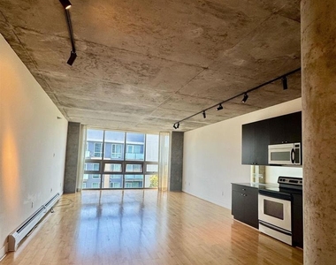311 Oak St - Photo Thumbnail 4