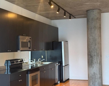 311 Oak St - Photo Thumbnail 6