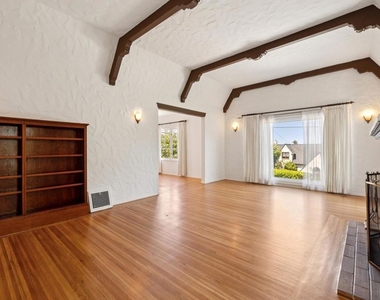 111 Windsor - Photo Thumbnail 5