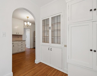 111 Windsor - Photo Thumbnail 15