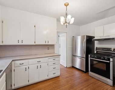 111 Windsor - Photo Thumbnail 13