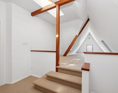 111 Windsor - Photo Thumbnail 32