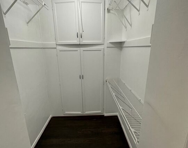 1366 S Beverly Glen Boulevard - Photo Thumbnail 10