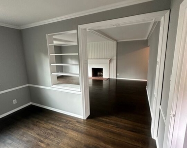 1366 S Beverly Glen Boulevard - Photo Thumbnail 4