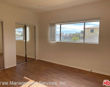 1677 Westholme Avenue - Photo Thumbnail 6