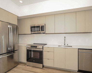521 N Gramercy Place - Photo Thumbnail 2