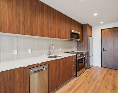 10431 Santa Monica Boulevard - Photo Thumbnail 1