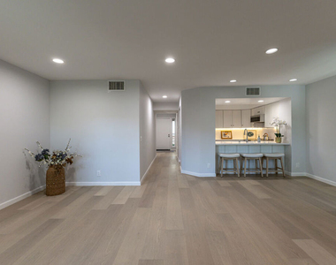 400 N Louise Street - Photo Thumbnail 14