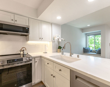 400 N Louise Street - Photo Thumbnail 8