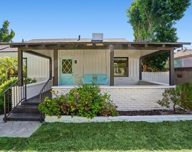 4940 Placidia Avenue - Photo Thumbnail 8