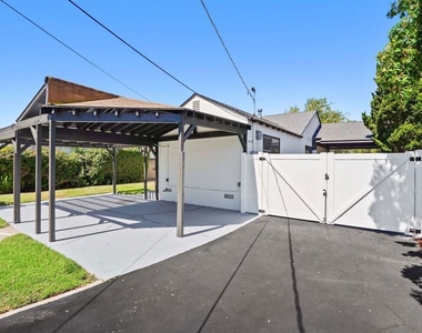 4940 Placidia Avenue - Photo Thumbnail 37