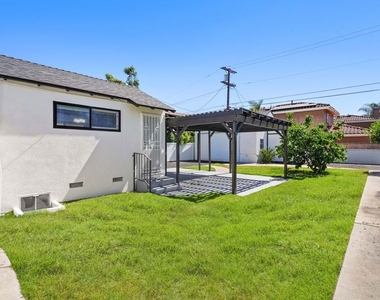 4940 Placidia Avenue - Photo Thumbnail 33