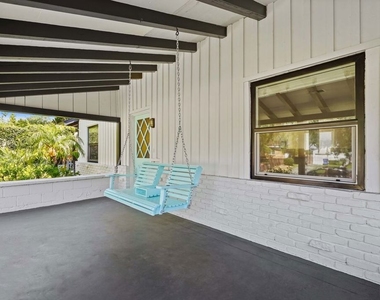 4940 Placidia Avenue - Photo Thumbnail 12