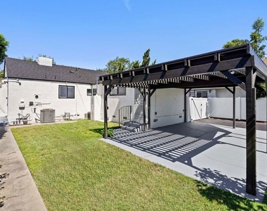 4940 Placidia Avenue - Photo Thumbnail 35