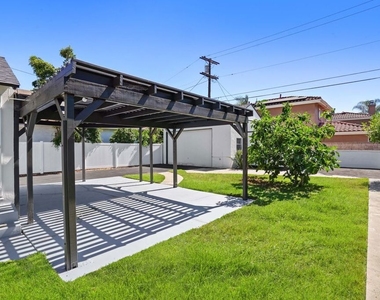 4940 Placidia Avenue - Photo Thumbnail 34