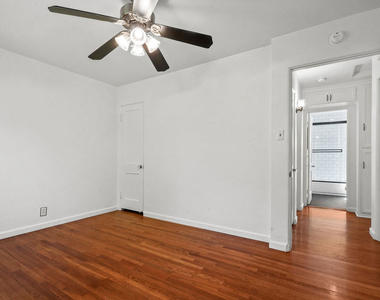 4940 Placidia Avenue - Photo Thumbnail 21