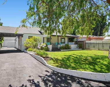 4940 Placidia Avenue - Photo Thumbnail 1