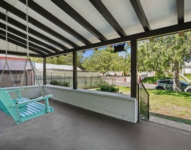4940 Placidia Avenue - Photo Thumbnail 10